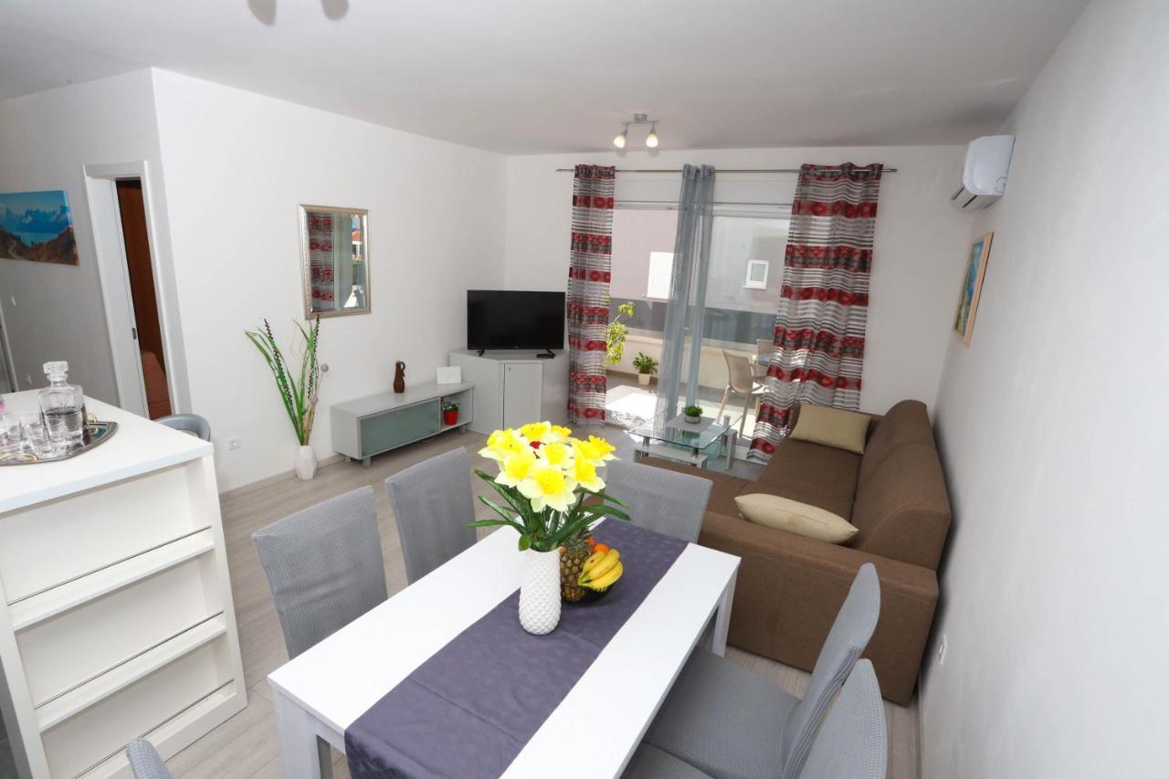 Apartman Petra Makarska Exterior foto