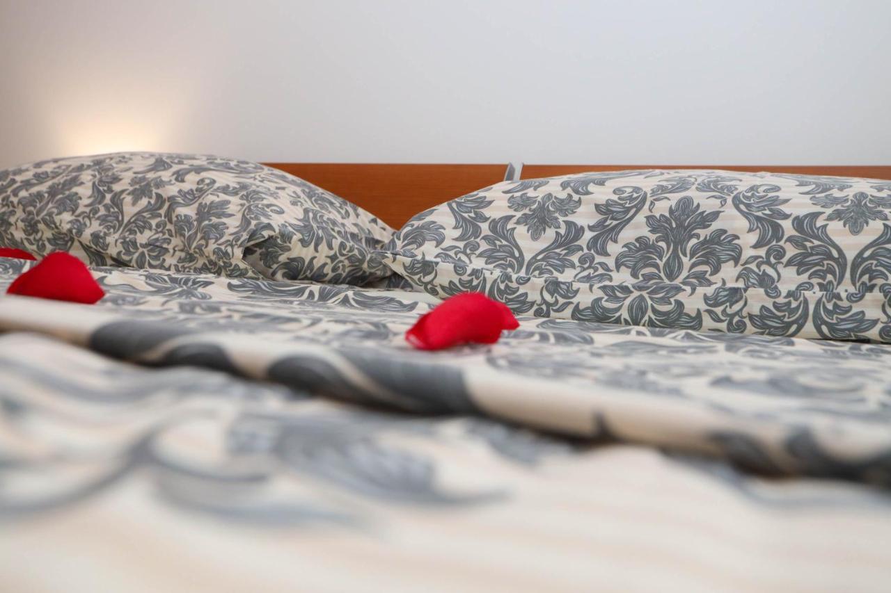Apartman Petra Makarska Exterior foto